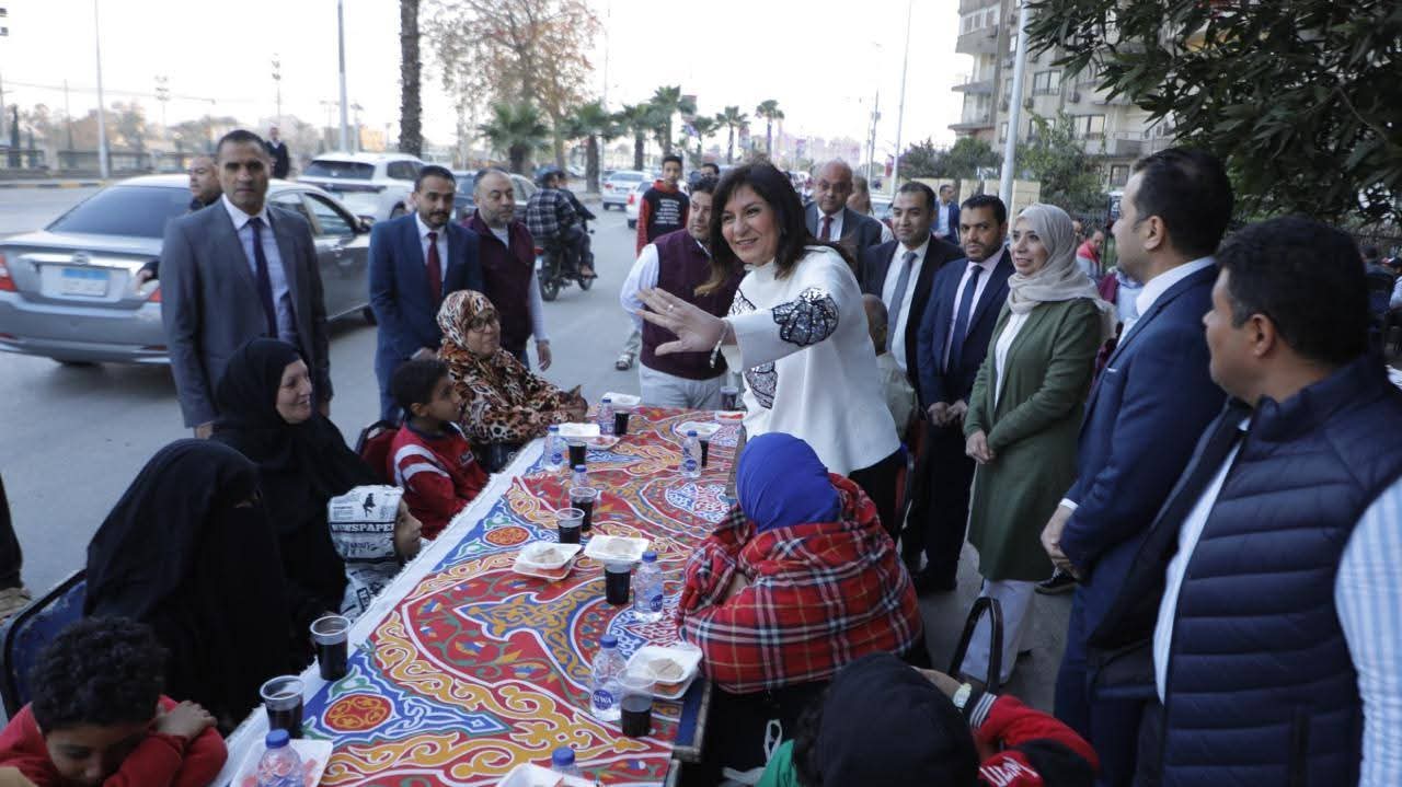 مؤسسة أبو العينين تستضيف بطلات التعافي من السرطان في إفطار رمضاني