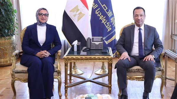 رأفت هندي ومحافظ الوادي الجديد يضعان خطة للتحول الرقمي