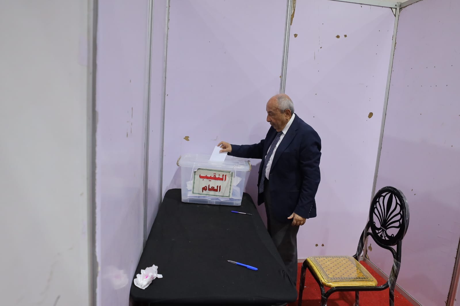 نقيب المهندسين يدلي بصوته في انتخابات النقابة.. ويدعو المهندسين للمشاركة