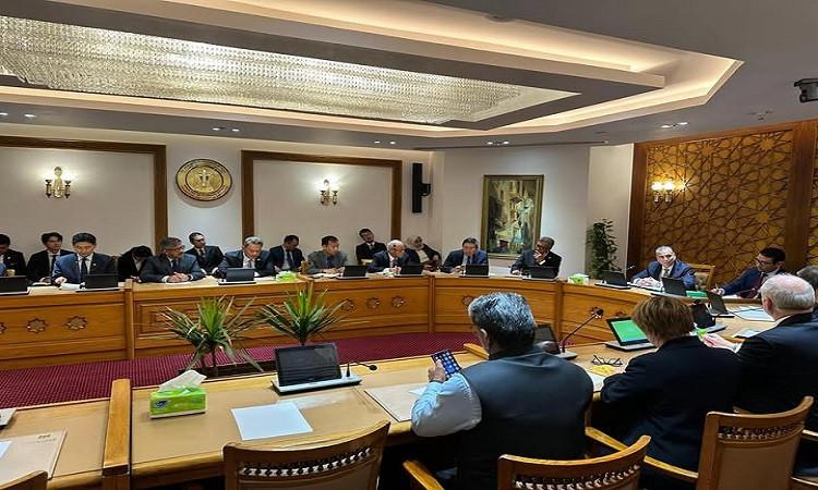 مصر تدعو لخفض التصعيد وتؤكد أمانها للاستثمار والسياحة
