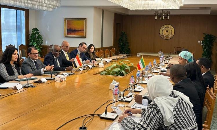 مصر وغينيا الاستوائية تبحثان تعزيز التعاون تمهيداً للجنة المشتركة