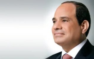 الرئيس السيسي يؤدي صلاة عيد الفطر في العاصمة الجديدة ويشارك المصريين فرحتهم