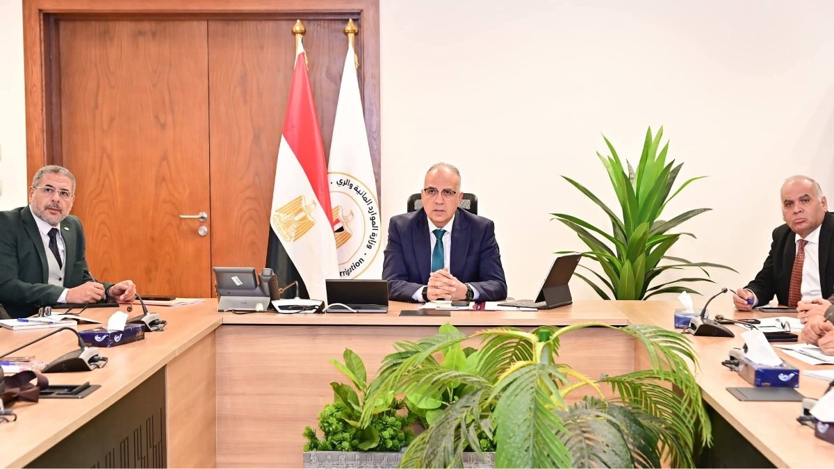 وزير الري يتابع جاهزية ترع القناة ويوجه بإنهاء التطهيرات قبل أبريل