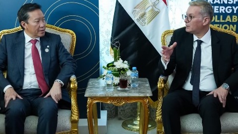 “كريم بدوي يبحث مع بي بي الإنجليزية توسيع استثمارات الغاز والطاقة بمصر