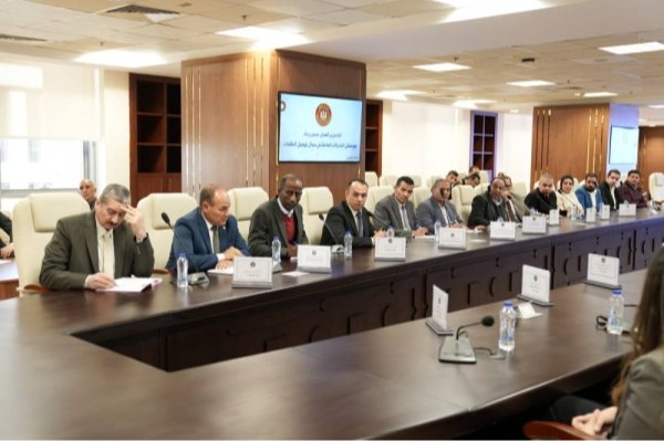 وزير العمل يلتقي شركات توصيل الطلبات لتعزيز حماية العمال