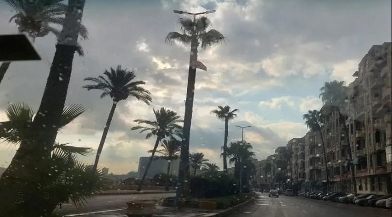 «محمود القياتي» يكشف أخر مستجدات التقلبات الجوية وفرص أمطار|فيديو
