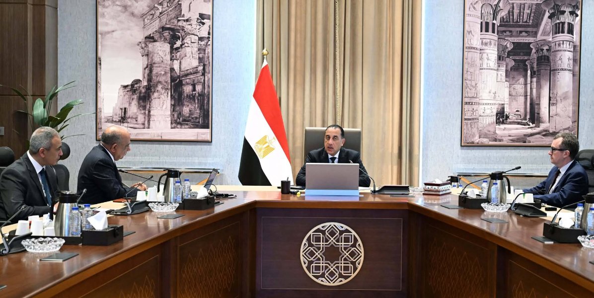 مدبولي: خطة عاجلة لإضافة طاقات متجددة للشبكة القومية