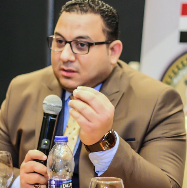 كريم عادل لـ«خمسة سياسة»: الإغلاق المبكر يهدد القاهرة كـ"مدينة لا تنام" ويقلص الإنفاق السياحي