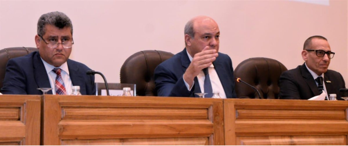 وزير الطيران يبحث تطوير التشريعات ودعم الاستثمار