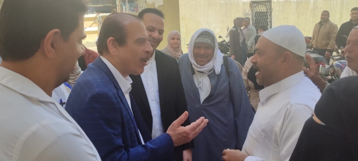 نائب وزير الصحة يتفقد منشآت البحيرة ويوجه بمكافآت وتحسين الخدمات