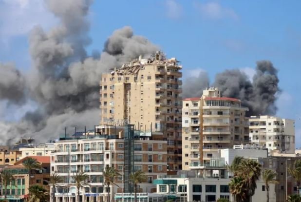 اشتباكات عنيفة في بنت جبيل بين إسرائيل وحزب الله
