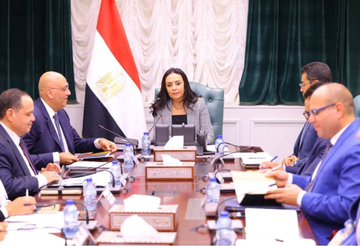 وزيرة التضامن تبحث مع رئيس جهاز تنمية المشروعات آليات تفعيل الاستراتيجية الوطنية للحرف اليدوية