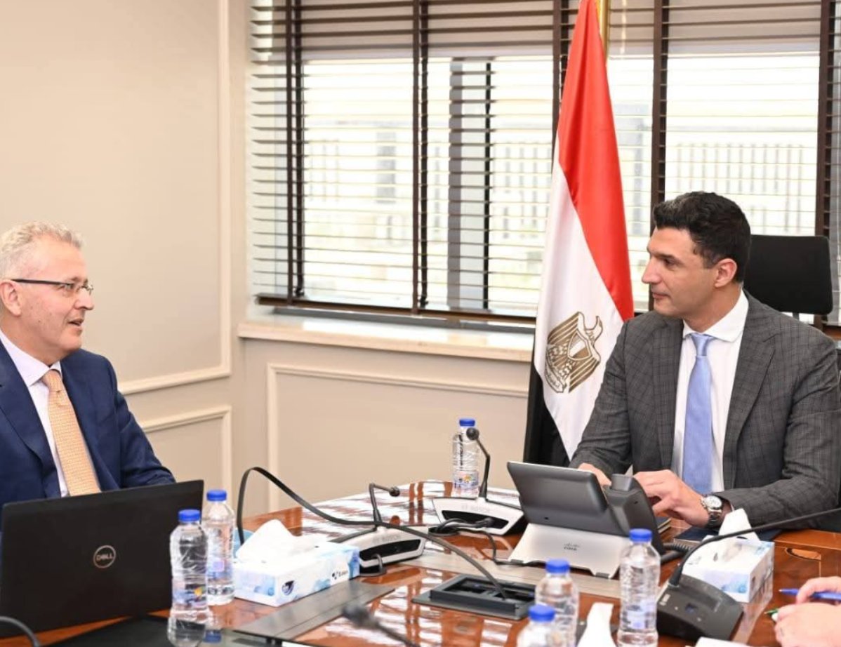 وزير الصناعة يبحث مع «جي بي أوتو» خطط التوسع وزيادة إنتاج السيارات في مصر