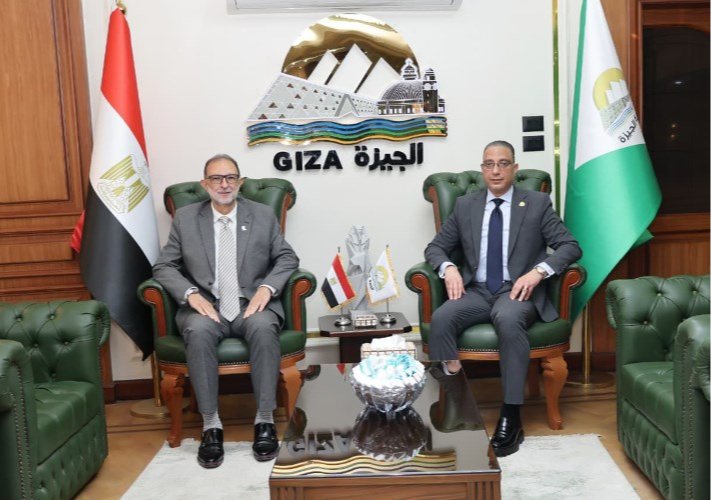 محافظ الجيزة يبحث تطوير منظومة سلامة الغذاء بالمحافظة