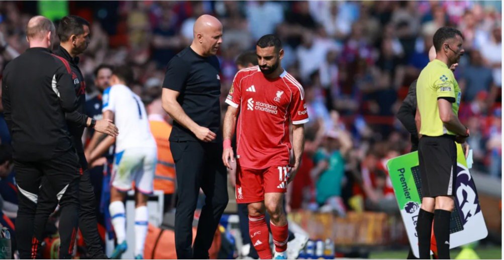 ضربة قاسية لليفربول.. إصابة محمد صلاح تهدد نهاية موسمه مع الفريق