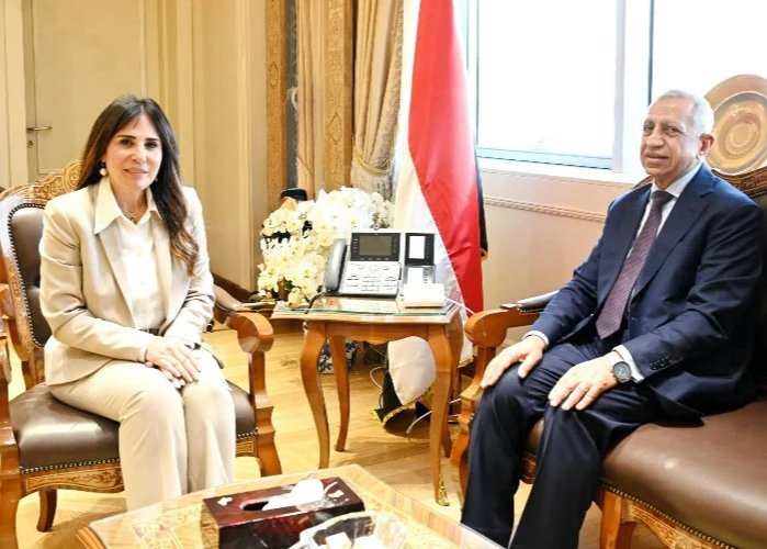 وزيرة الإسكان تبحث تعزيز التعاون مع الأكاديمية العربية بالعلمين