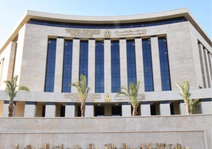 وزيرة الإسكان تصدر 12 قرارًا لإزالة التعديات والبناء