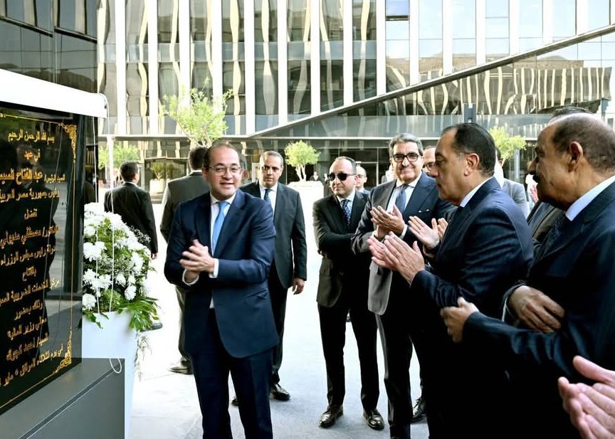 مدبولي  يفتتح أول مركز للخدمات الضريبية المميزة بالقاهرة الجديدة