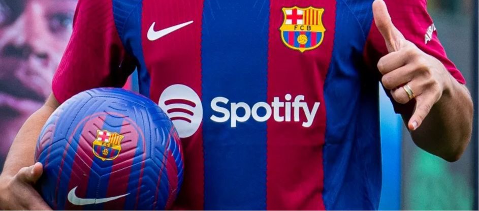 برشلونة ينافس ليفربول وبايرن ميونخ على ضم نجم باريس سان جيرمان