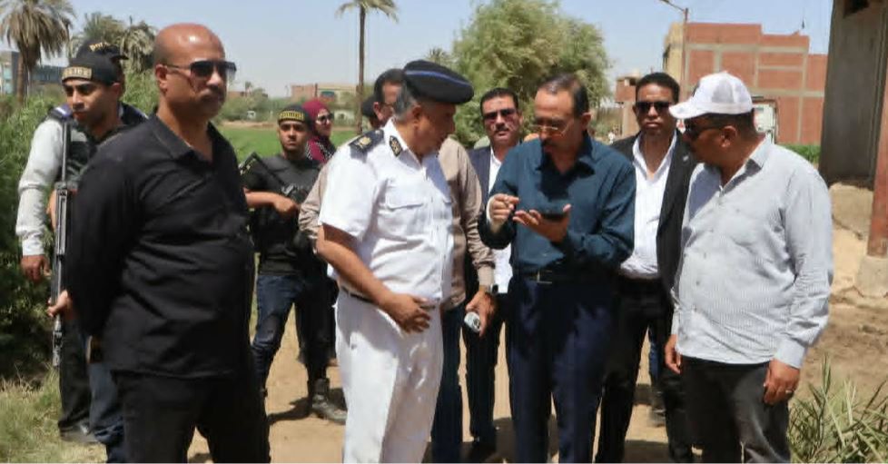محافظ سوهاج يقود حملة موسعة لإزالة التعديات بالمنشأة