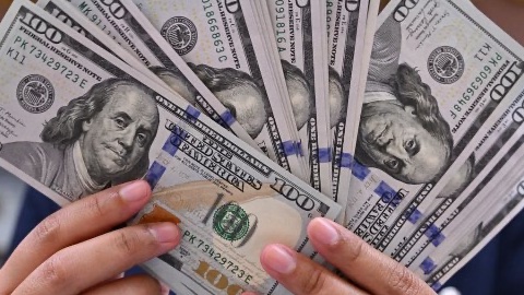 سعر الدولار اليوم الأحد 10 مايو 2026 أمام الجنيه المصرى  بالبنوك