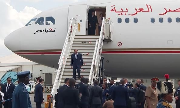 الرئيس السيسي يصل نيروبي للمشاركة في قمة إفريقيا–فرنسا