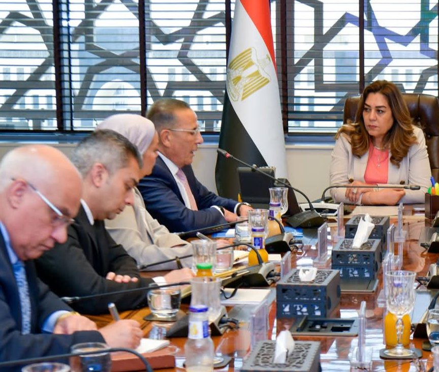 منال عوض تبحث فرص الاستثمار المستدام والإلتزام بالمعايير بمدينة شرم الشيخ