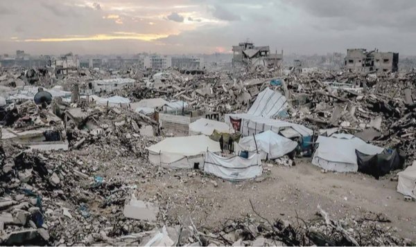 وزير فلسطيني سابق: إسرائيل توسّع سيطرتها داخل قطاع غزة تدريجياً