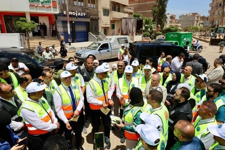 محافظ كفر الشيخ يتفقد فعاليات مبادرة "جميلة يا بلدي" بمدينة بيلا