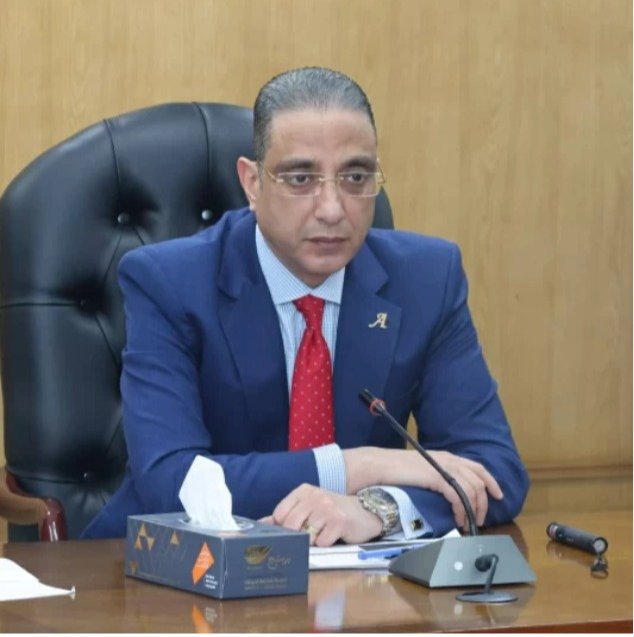 محافظ الجيزة يوجه بعرض عقارين على لجنة المنشآت الآيلة للسقوط