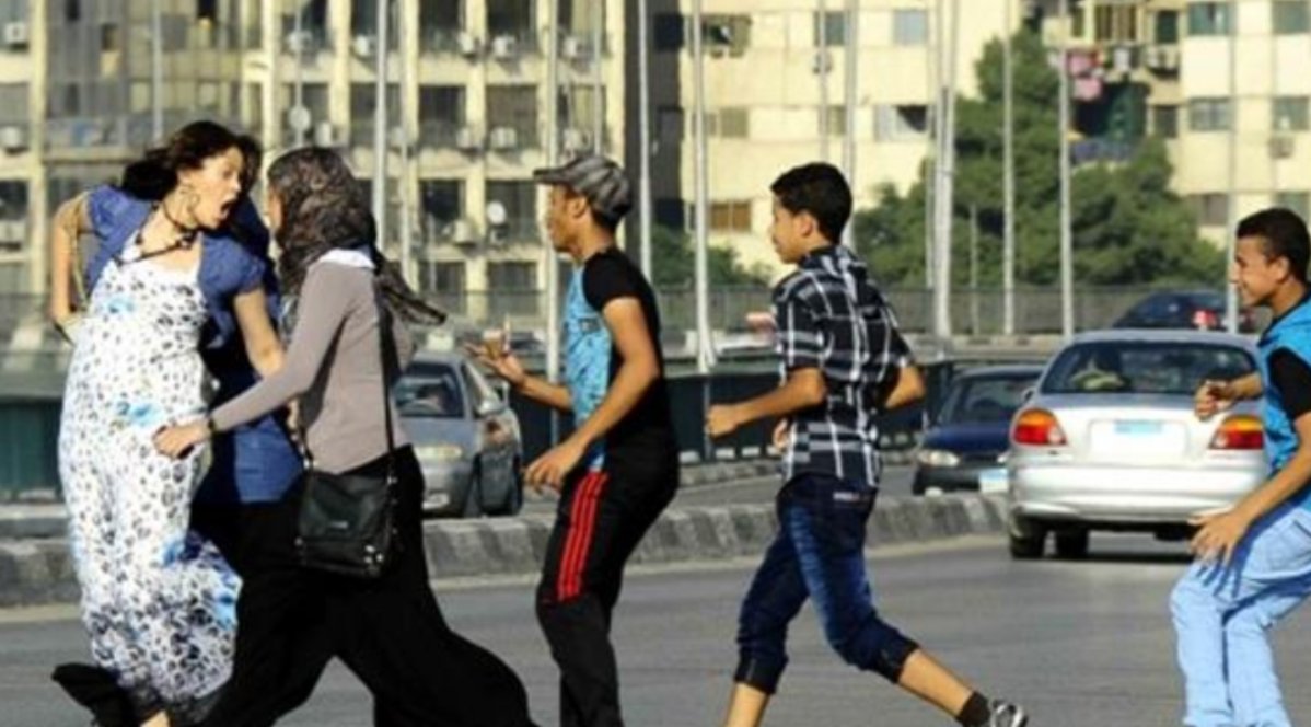 التحرش يعرض لعقوبة الحبس 4 سنوات في عيد الأضحى المبارك