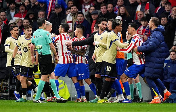 برشلونة ينافس أتلتيكو مدريد على التعاقد مع بيرناردو سيلفا