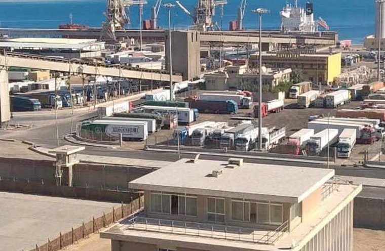 تداول 6 آلاف طن و565 شاحنة من البضائع العامة والمتنوعة في موانئ البحر الأحمر