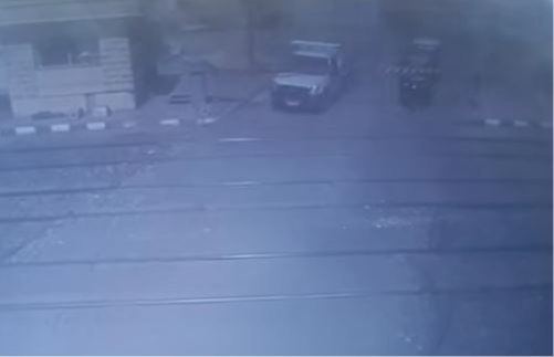 النقل تشجب واقعة اقتحام عربة ربع نقل مزلقان ميت حلفا وهو مغلق