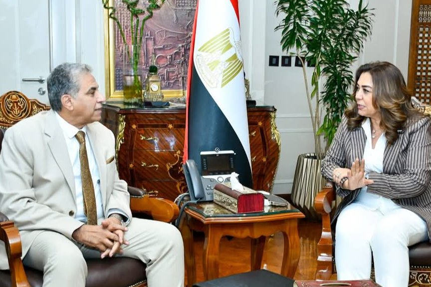 منال عوض: منطقة البلوهول ثروة طبيعية عالمية نسعى لتعظيم الاستفادة السياحية منها