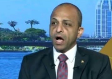 فارس حسني لخمسة سياسة: العلمين تتصدر السياحة والاستثمار وتنافس عالمياً