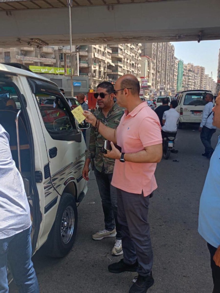 محافظة الجيزة: ضبط 401 مخالفة سرفيس وفض موقف عشوائى بميدان الجيزة وأخر بالمنيب