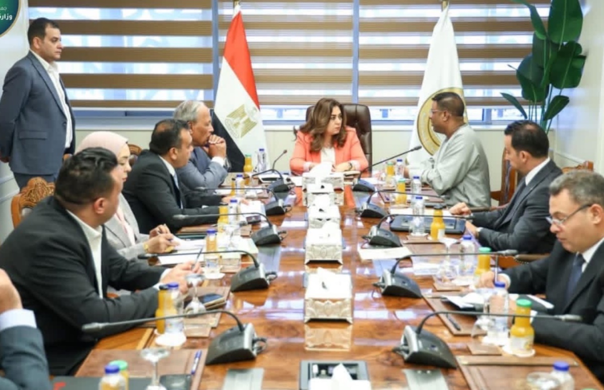 منال عوض تبحث مع النواب ملفات خدمات وتحسين معيشة المواطنين