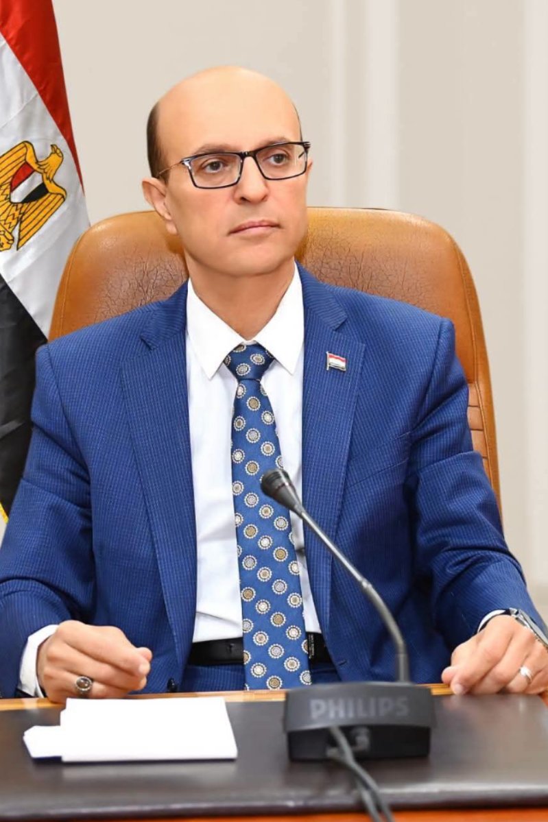 رئيس جامعة أسيوط يشيد بإنجاز طلاب «الهندسة» في الذكاء الاصطناعي