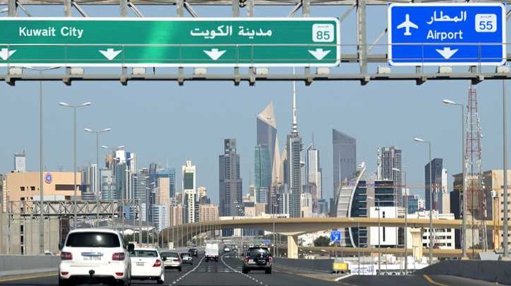 الكويت تستأنف الطيران بعد تعليق مؤقت وسط تصعيد وهجمات إيرانية متكررة