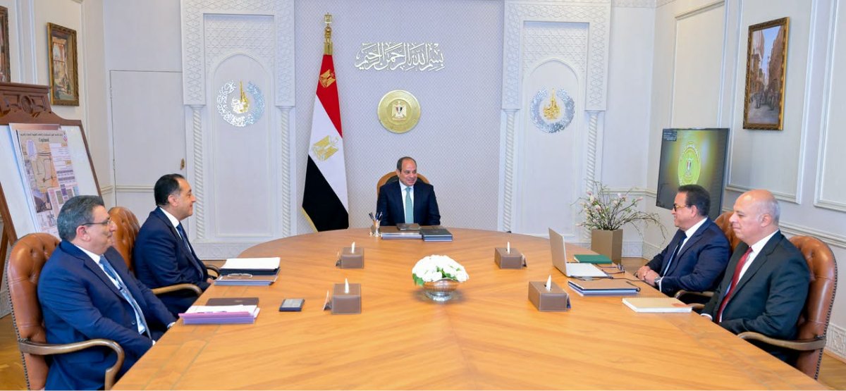 الرئيس السيسي يتابع التوسع في التأمين الصحي الشامل ويدعم الاستثمار بالقطاع الطبي