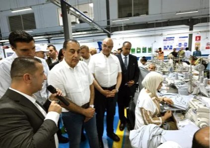 رئيس الوزراء يفتتح مصنع «چيد تكستايل» ببرج العرب لتعزيز التصنيع المحلي