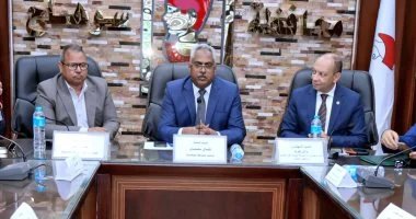 سوهاج تبحث توسيع مشروعات توصيل الغاز الطبيعي للمواطنين