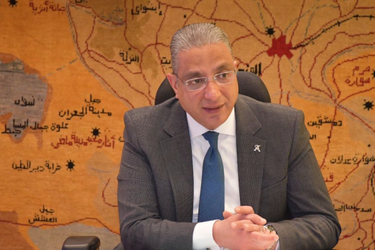 محافظ الجيزة يبحث تطوير سوق جملة أكتوبر وتعظيم الإيرادات