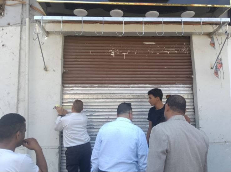 حي الزيتون يكثف حملاته لضبط تراخيص المحال وفرض الانضباط