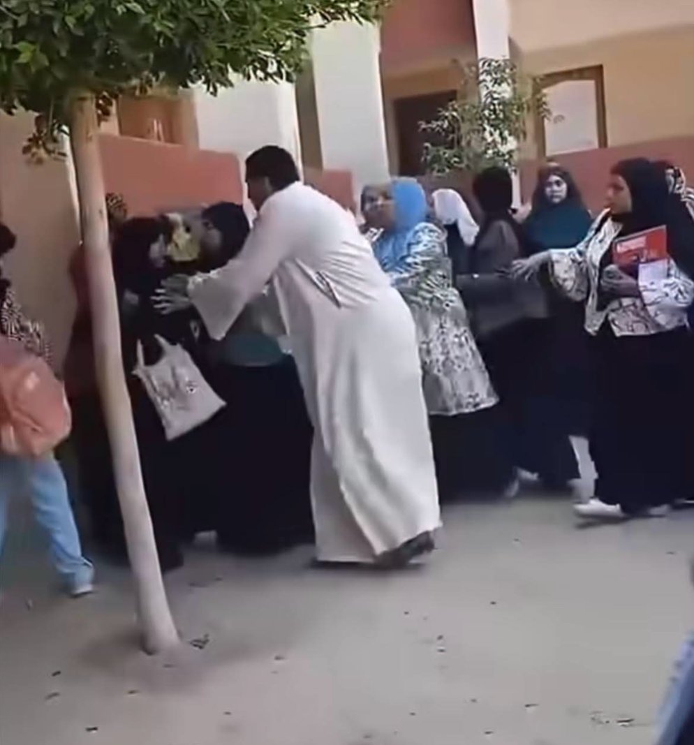في أول رد رسمي.. تعليم الشرقية توضح ملابسات الواقعة المتداولة أمام لجنة امتحانات