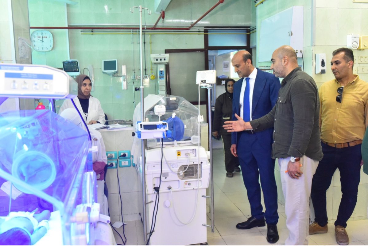 جولة مفاجئة لمحافظ أسيوط بمستشفى الإيمان لتحسين الرعاية الصحية