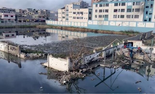 أزمة المياه في غزة تتفاقم وتحذيرات من انهيار خدمات الصرف الصحي