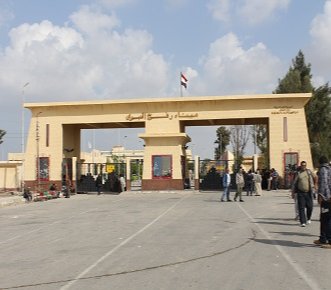 إجلاء 97 حالة طبية من خان يونس عبر معبر رفح بتنسيق دولي