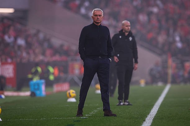 مورينيو يفاجئ ريال مدريد ويطالب ببيع نجم غير متوقع